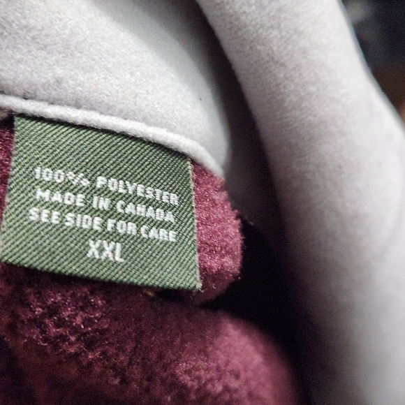 Eddie Bauer Maroon Vest with Light Gray Details - Picture 4 of 4